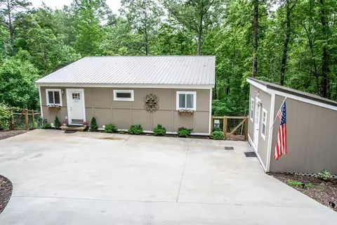 323 Holly Dr, Westminster, SC 29693 photo 3