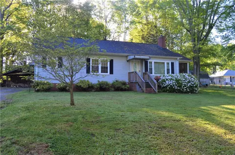 129 Garner Rd, Pickens, SC 29671 photo 3