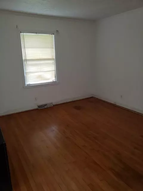 917 Gary St, Mccormick, SC 29835 photo 3