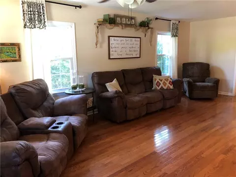 362 E Main St, Pendleton, SC 29670 photo 11