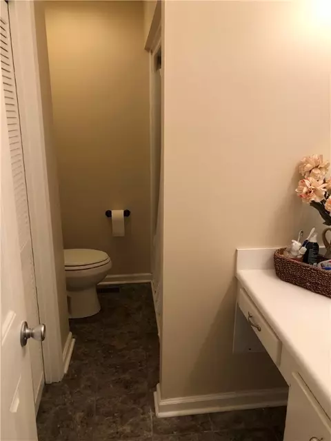362 E Main St, Pendleton, SC 29670 photo 5