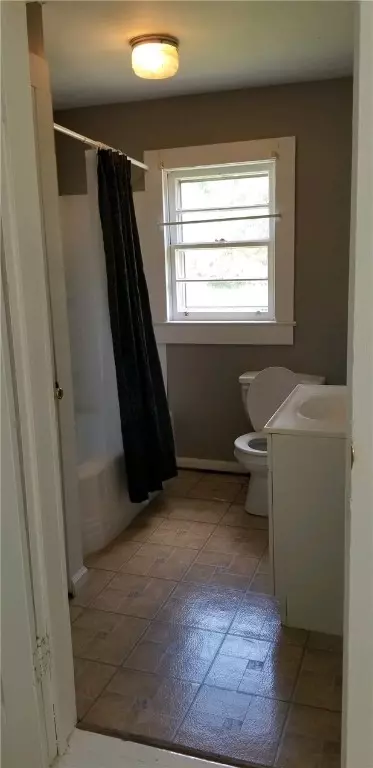 9 Pruitt St, Honea Path, SC 29654 photo 4