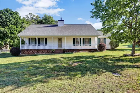 505 Clarendon Dr, Easley, SC 29642 photo 1