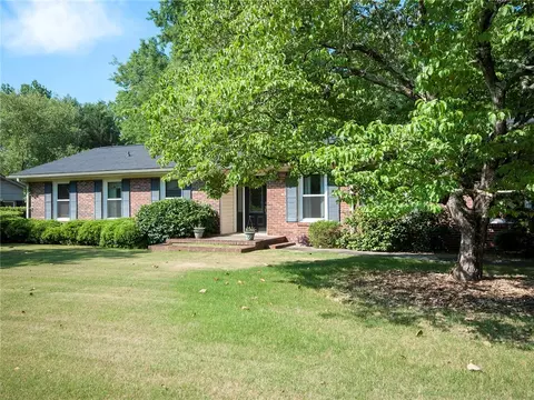 202 Timberlane Dr, Easley, SC 29642 photo 3