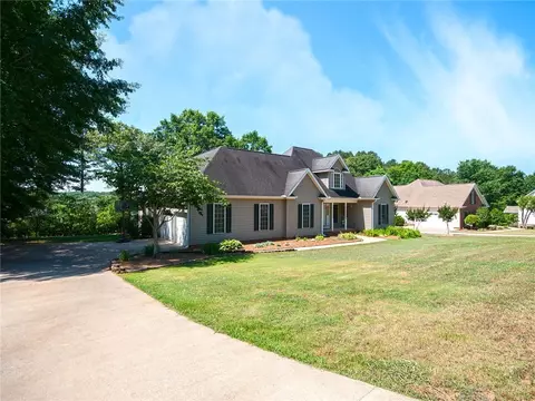 316 Camperdown Ct, Easley, SC 29642 photo 2