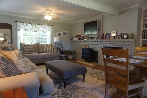 347 Earle Rd, Central, SC 29630 photo 6