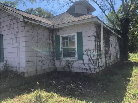 406 S Walnut St, Seneca, SC 29678 photo 4