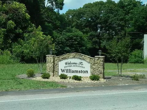 8 Randall St, Williamston, SC 29697 photo 2