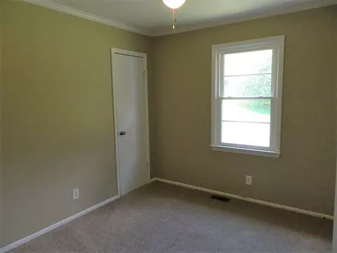 8 Randall St, Williamston, SC 29697 photo 12