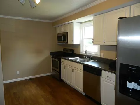 8 Randall St, Williamston, SC 29697 photo 5