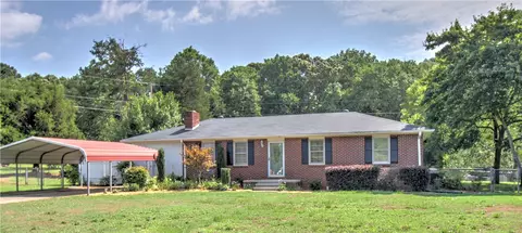 1201 Farmer Rd, Starr, SC 29684 photo 2
