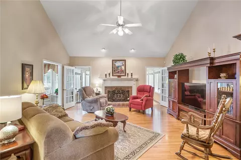 202 Oak Holw, Pendleton, SC 29670 photo 11