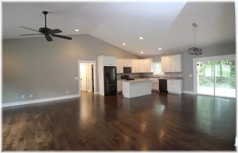 102 Central Dr, Seneca, SC 29672 photo 4