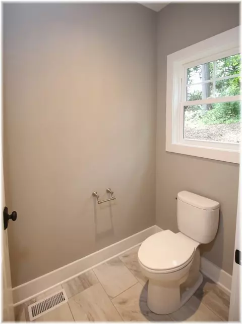 102 Central Dr, Seneca, SC 29672 photo 13