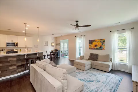 135 Caledonia Dr, Easley, SC 29642 photo 6