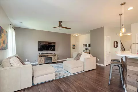 135 Caledonia Dr, Easley, SC 29642 photo 10