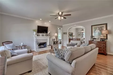 552 Brighton Cir, Easley, SC 29642 photo 3