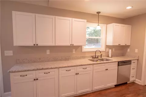 104 N Cedar St, Walhalla, SC 29691 photo 7