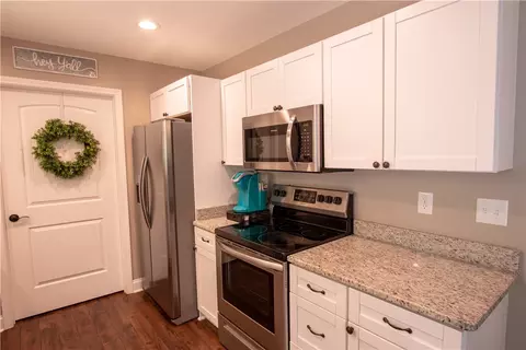 104 N Cedar St, Walhalla, SC 29691 photo 6