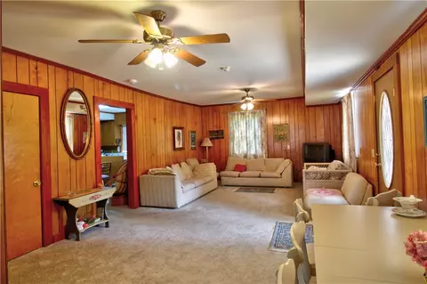 802 Lakeside Dr, Anderson, SC 29621 photo 3