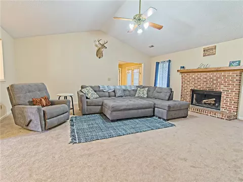 1000 Moorehead Pl, Pendleton, SC 29670 photo 3