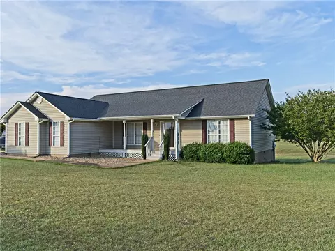1000 Moorehead Pl, Pendleton, SC 29670 photo 1