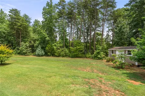 240 Pickens Dr, Pendleton, SC 29670 photo 31