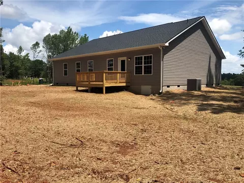 106 Tillotson Rd, Anderson, SC 29621 photo 3