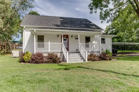 111 Garrison St, Easley, SC 29640 photo 1