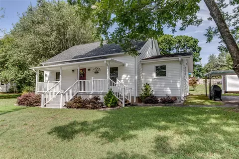 111 Garrison St, Easley, SC 29640 photo 3