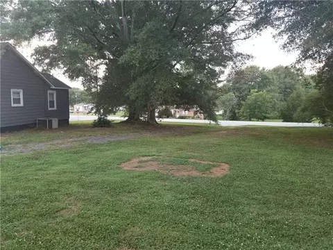 202 Elljean Rd, Easley, SC 29640 photo 4