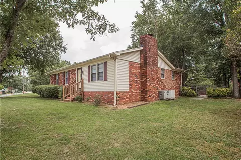315 Sunset Dr, Easley, SC 29640 photo 3