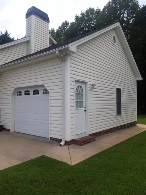 305 Patio Rd, Easley, SC 29642 photo 6