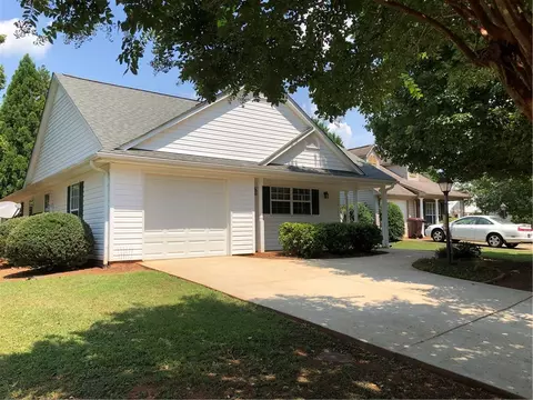 101 Colonial Ct, Pendleton, SC 29670 photo 2
