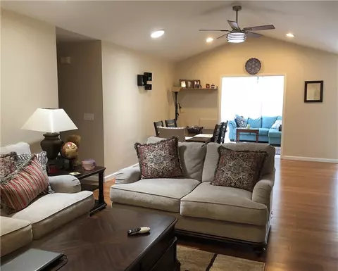 101 Colonial Ct, Pendleton, SC 29670 photo 4