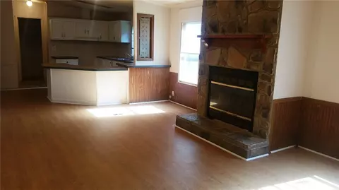 609 Burrell St, Pendleton, SC 29670 photo 3