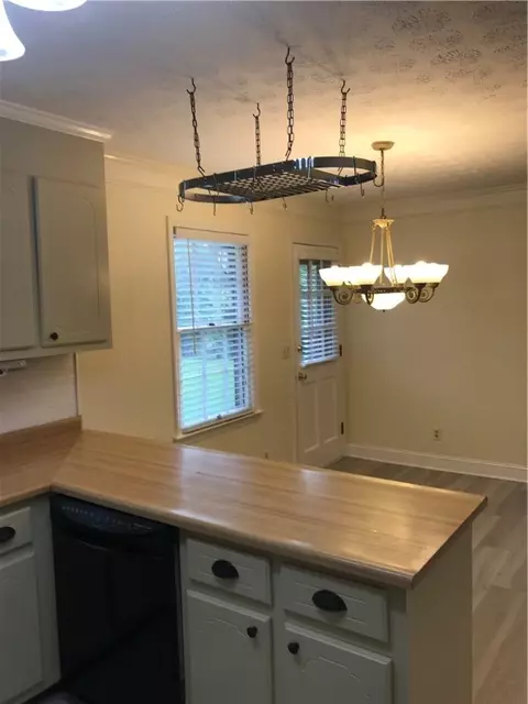 209 Hickory Dr, Easley, SC 29640 photo 4
