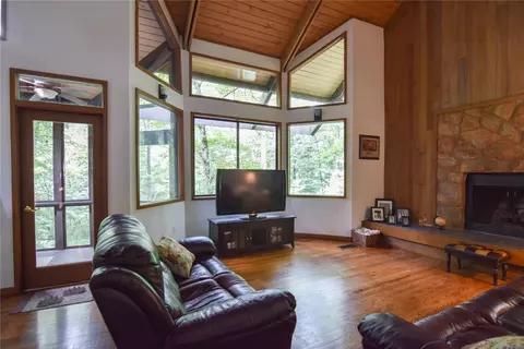 220 Warbranch Rd, Central, SC 29630 photo 6