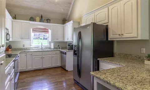 104 S Clearstone Ct, Easley, SC 29642 photo 3