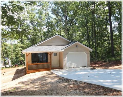 910 Ann Dr, Seneca, SC 29678 photo 1