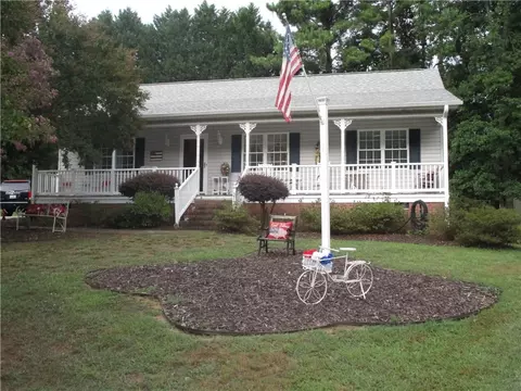217 Joes Ct, Easley, SC 29640 photo 2