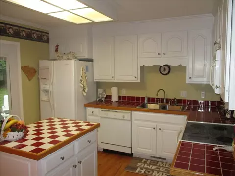 217 Joes Ct, Easley, SC 29640 photo 9