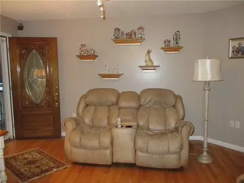 217 Joes Ct, Easley, SC 29640 photo 4