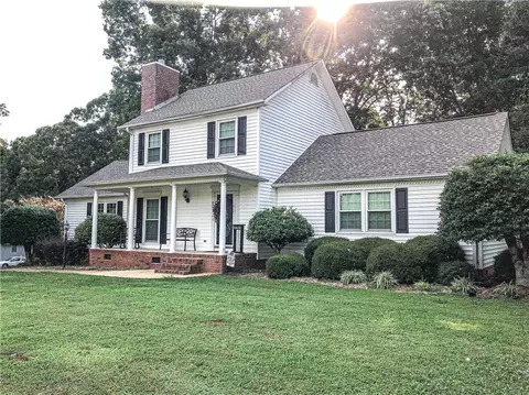 401 Hampton Rd, Liberty, SC 29657 photo 2