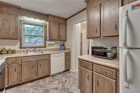 124 Pine Mountain Dr, Easley, SC 29640 photo 9