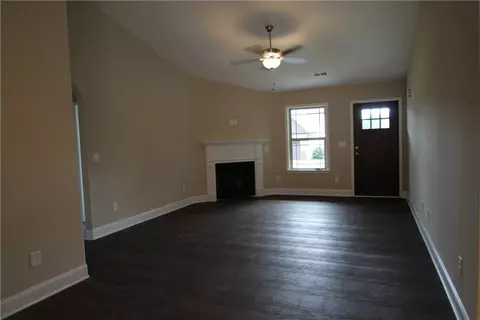 344 S Stonegate Dr, Seneca, SC 29678 photo 2