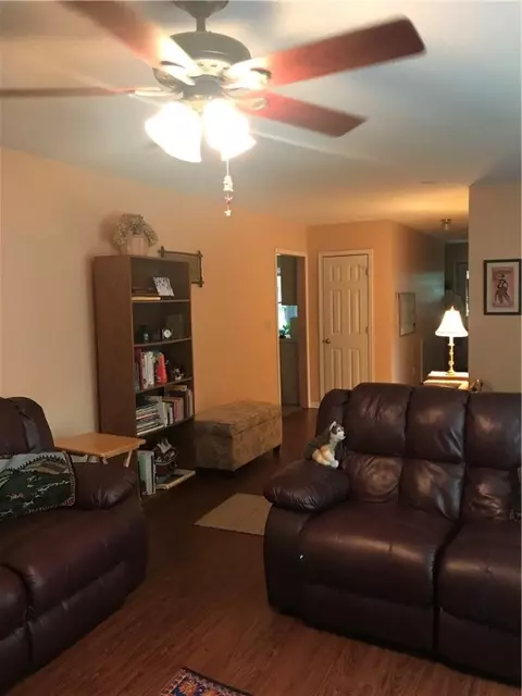 810 Greenville St, Pendleton, SC 29670 photo 4