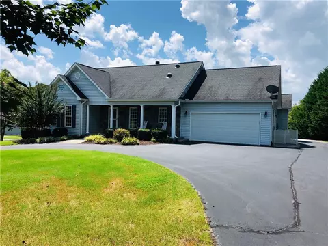 635 Playground Rd, Walhalla, SC 29691 photo 5