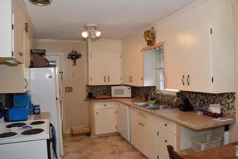 413 W Hampton Ave, Honea Path, SC 29654 photo 18