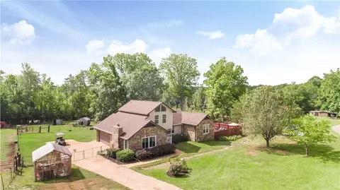 204 Horseshoe Rd, Honea Path, SC 29654 photo 4